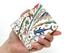 画像5: 【夏限定柄/限定Item】海はひろいな スマート札入れ（金唐柄）［t］ (5)