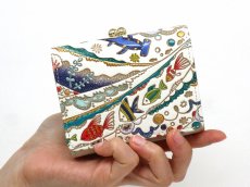 画像5: 【夏限定柄】海はひろいな 三つ折りミニ財布（金唐柄）［t］ (5)